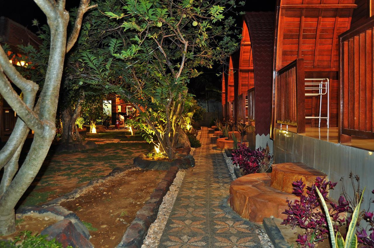 Setilas Bungalows Batununggul Dış mekan fotoğraf